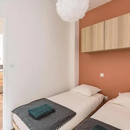 Apartment Henri Au Pied De La Cathedrale.