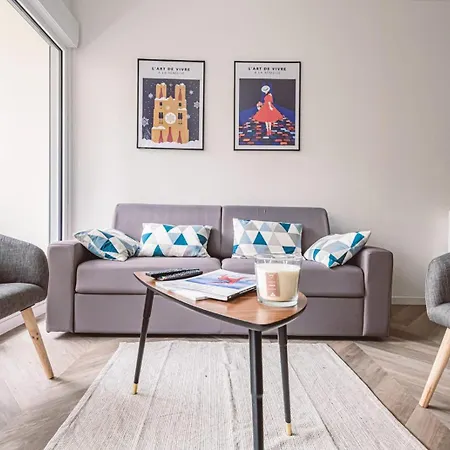 Henri Au Pied De La Cathedrale. Apartment